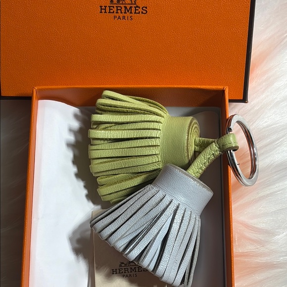 Hermès Double Tassel Keychain Set in Green and Gray with Box - Picture 14 of 17